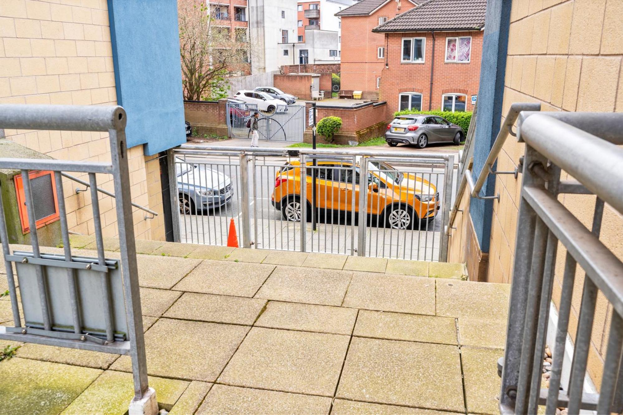 Centre Free Parking Contractors Leisure